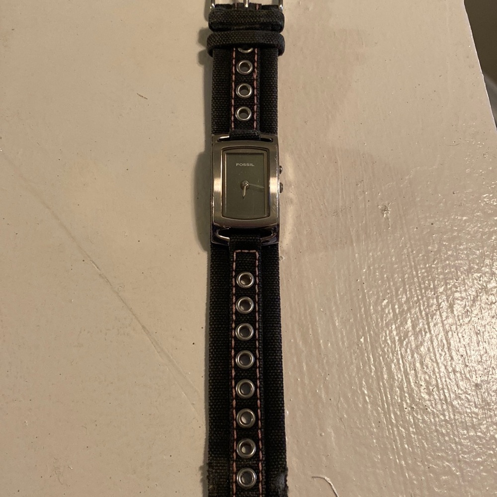 Fossil watch - needs new battery - pink and black band with silver face